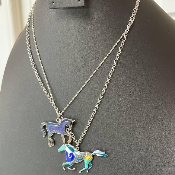 2 Vintage Enamel Horse Pendant Necklace Lot Silver Tone - Picture 2 of 4